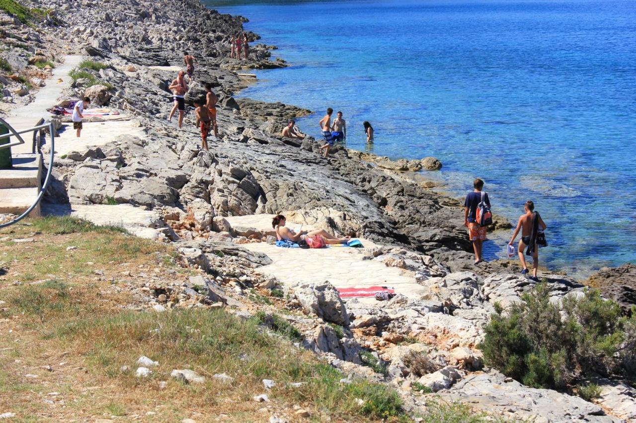 Apartments By The Sea Mali Losinj ヴェリ・ロシニュ エクステリア 写真